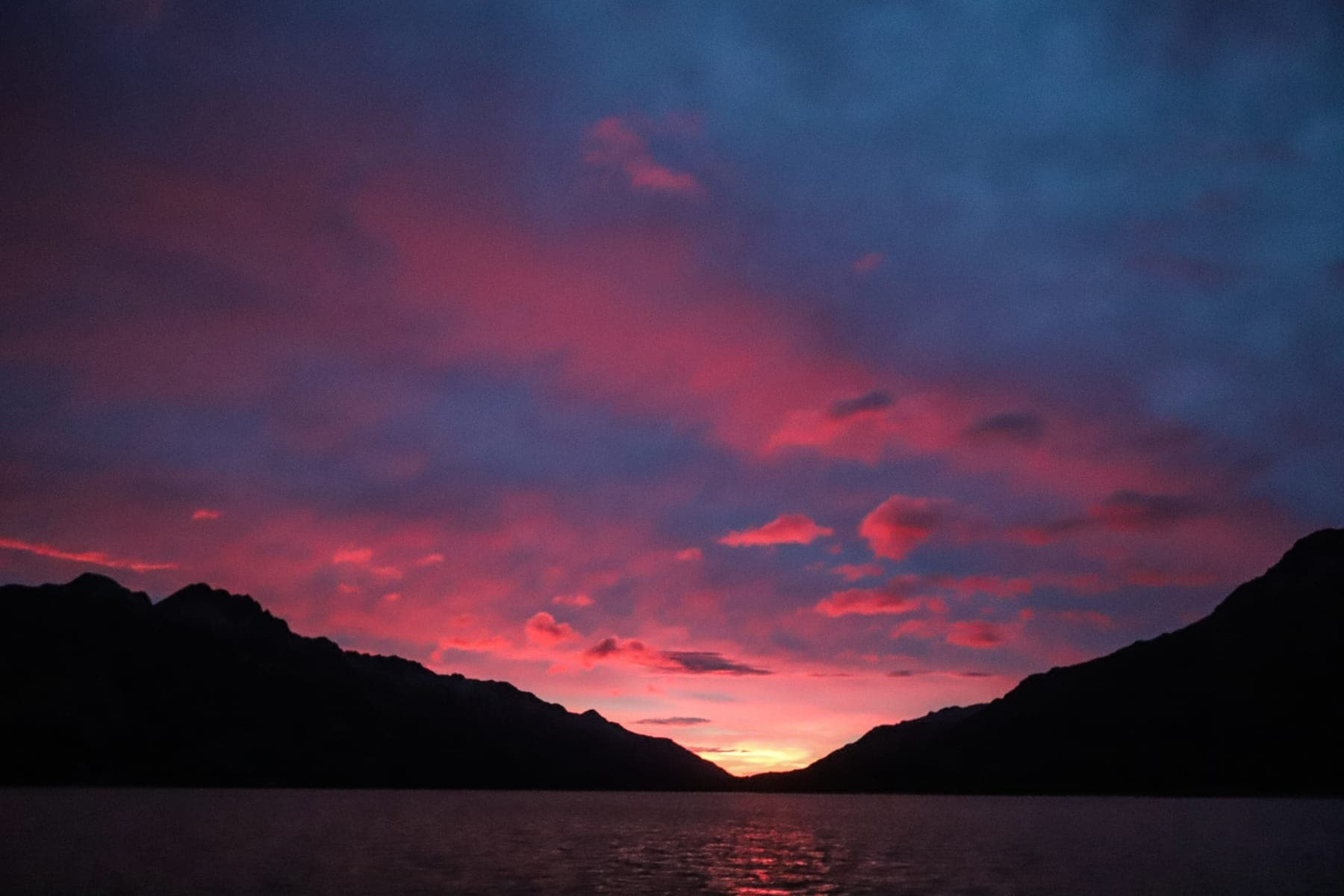 Amanecer Caleta María, Cordillera Darwin, Tierra del Fuego